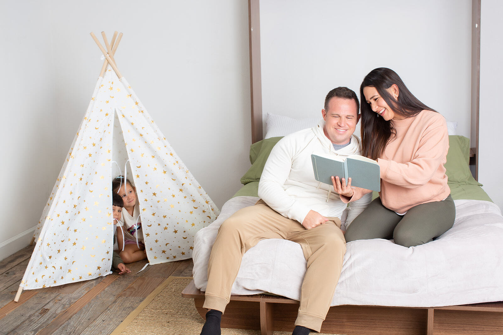 The Many Benefits of Murphy Beds for Multifunctional Rooms