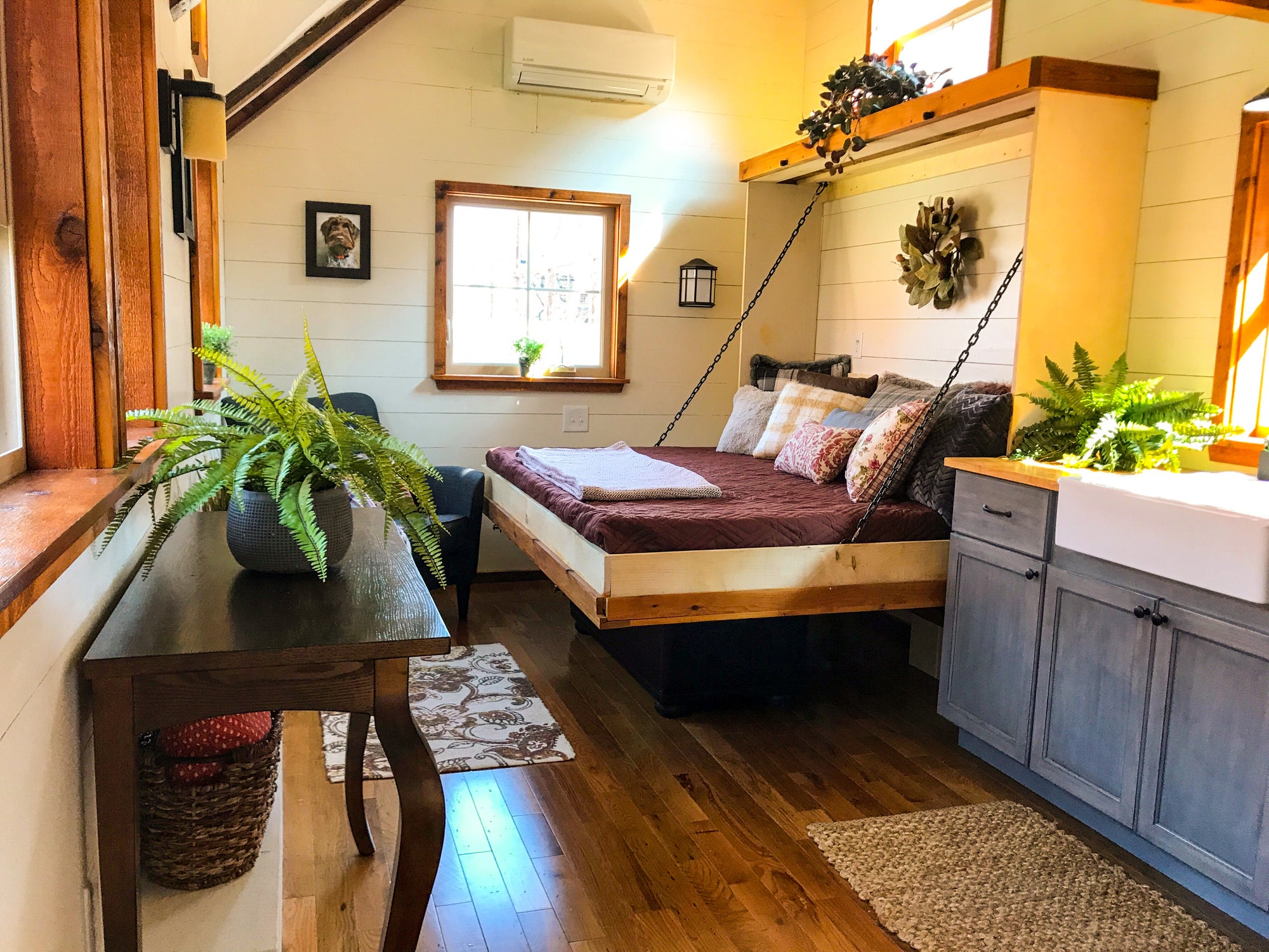 The Best Examples of Murphy Beds in Tiny Homes